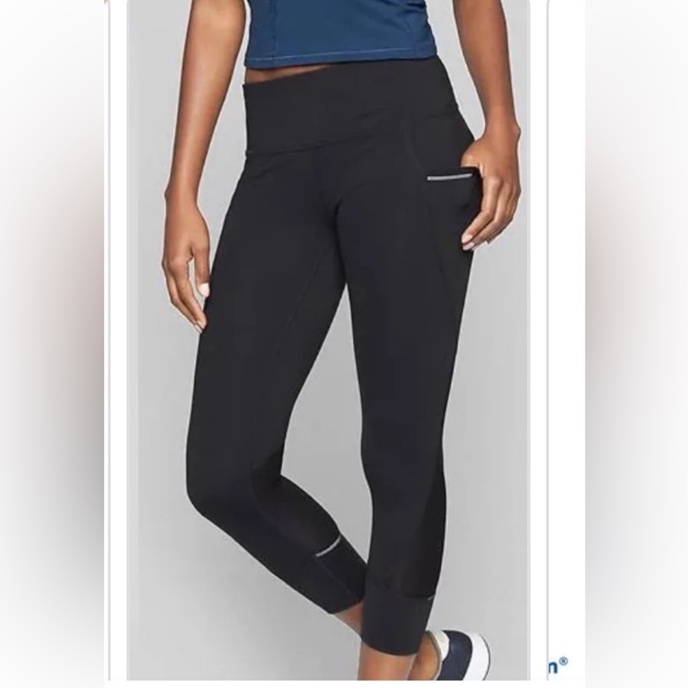 Athleta‎ black relay crop athletic leggings Sz XXS